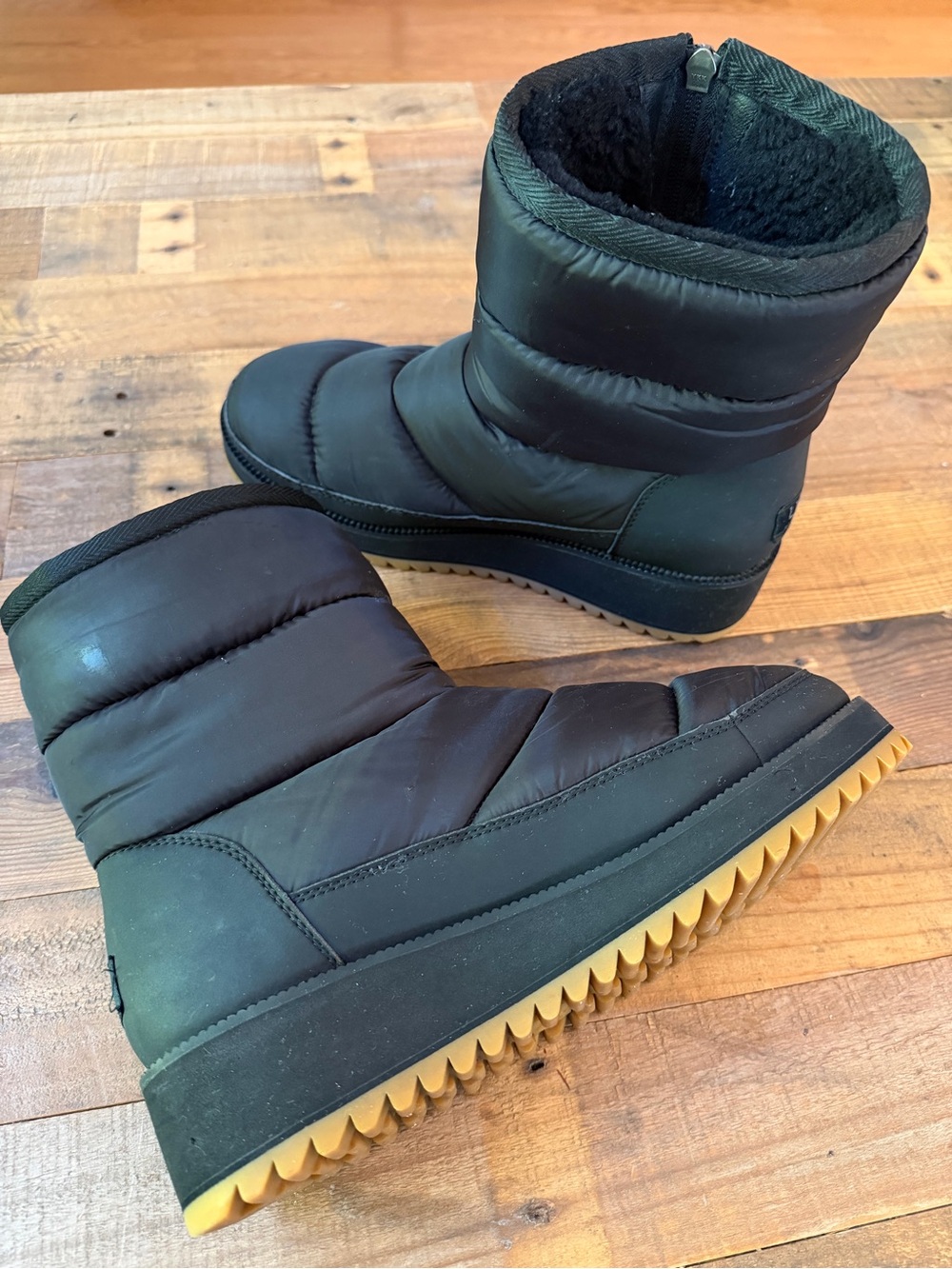 UGG Women’s Black Puffer Snow Boots with Gum Sole